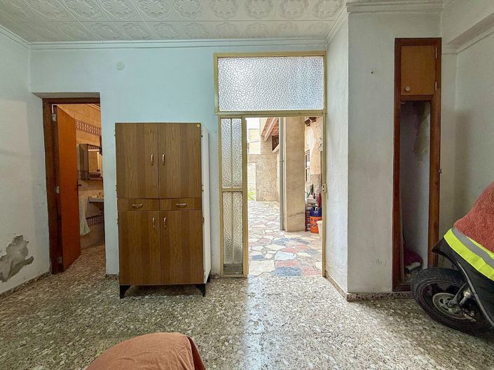 Image No.11-5 Bed Townhouse for sale