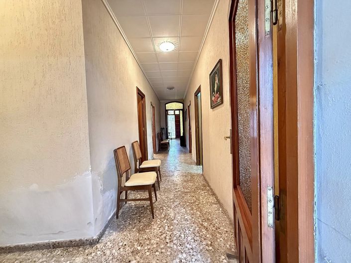 Image No.17-5 Bed Townhouse for sale
