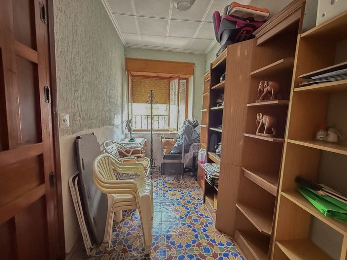 Image No.18-5 Bed Townhouse for sale