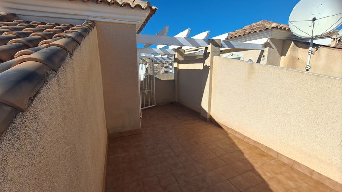 Image No.27-2 Bed Townhouse for sale