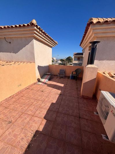 Image No.19-2 Bed Townhouse for sale