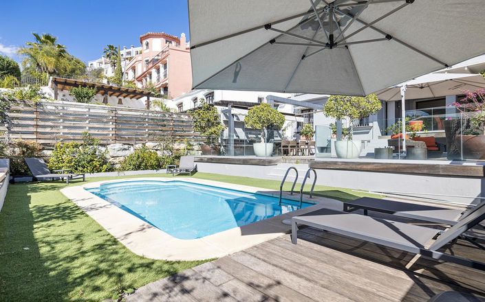 Image No.19-5 Bed Townhouse for sale
