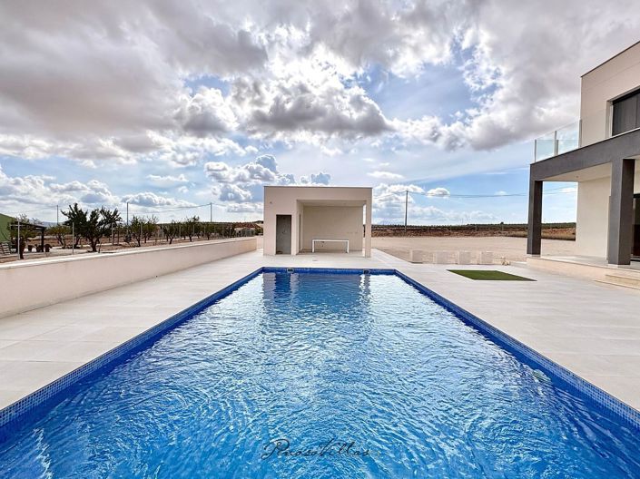 Image No.2-3 Bed Villa for sale