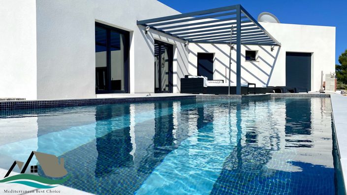 Image No.2-4 Bed Villa for sale