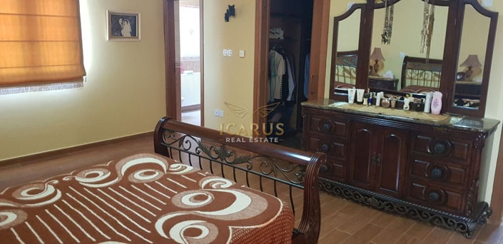 Image No.12-4 Bed House for sale