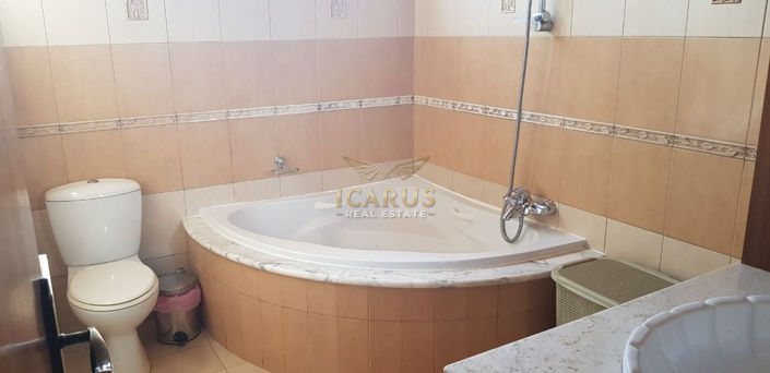 Image No.17-4 Bed House for sale