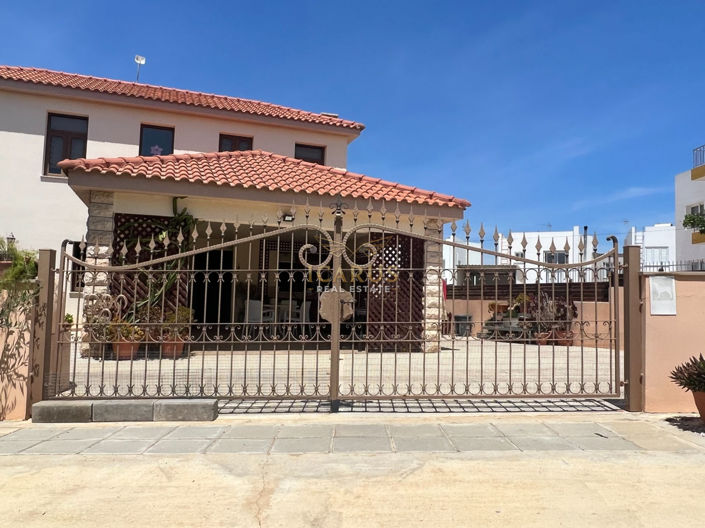 Image No.25-4 Bed House for sale