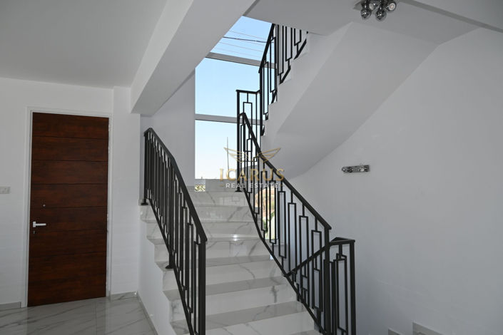 Image No.13-4 Bed House for sale
