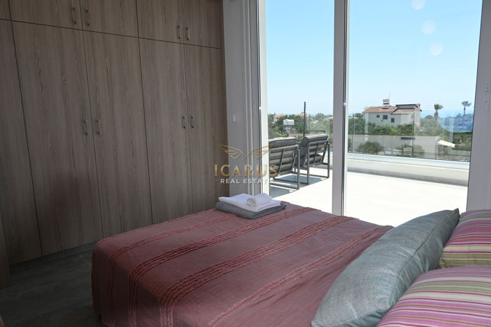 Image No.15-4 Bed House for sale
