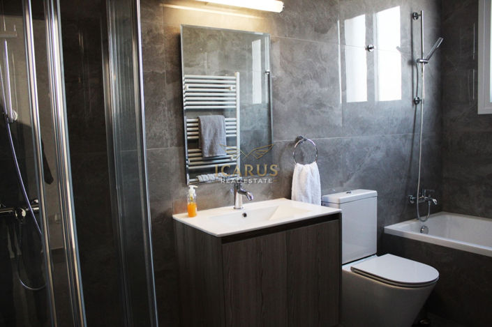 Image No.18-4 Bed House for sale
