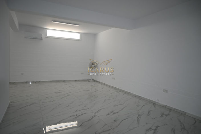 Image No.24-4 Bed House for sale