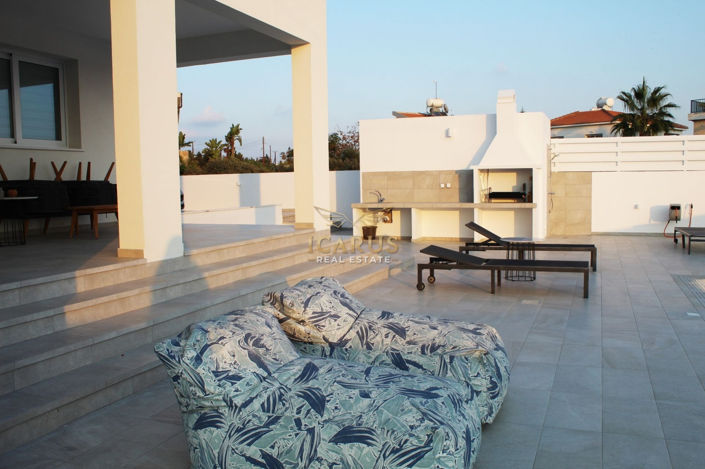 Image No.29-4 Bed House for sale