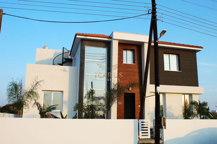 Image No.3-4 Bed House for sale
