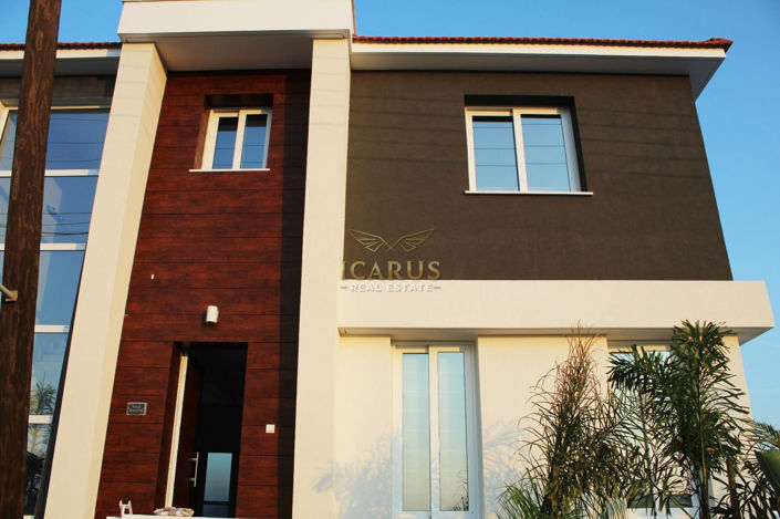 Image No.42-4 Bed House for sale