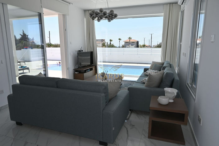 Image No.6-4 Bed House for sale