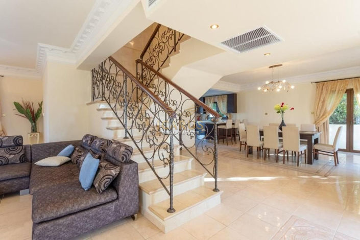 Image No.16-4 Bed House for sale