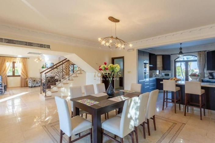 Image No.18-4 Bed House for sale