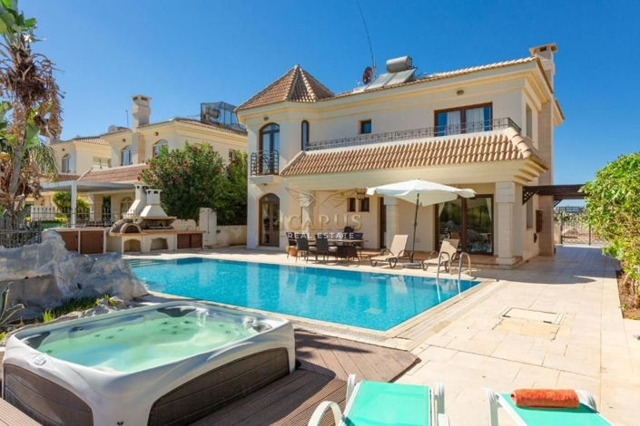 Image No.2-4 Bed House for sale