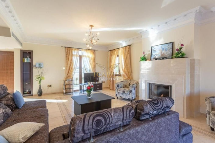 Image No.20-4 Bed House for sale