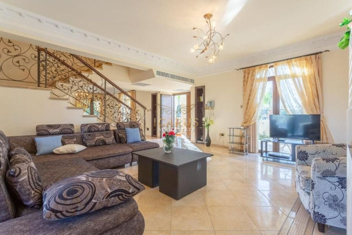 Image No.21-4 Bed House for sale