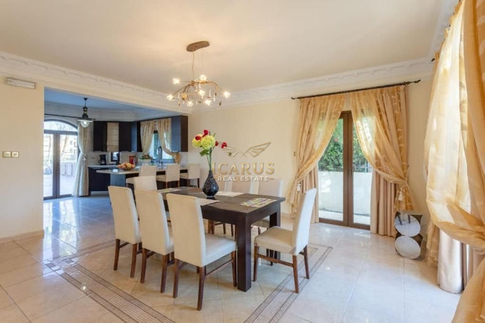 Image No.22-4 Bed House for sale