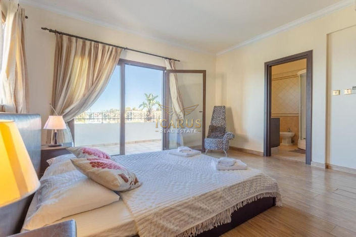 Image No.28-4 Bed House for sale