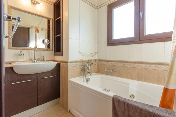 Image No.37-4 Bed House for sale