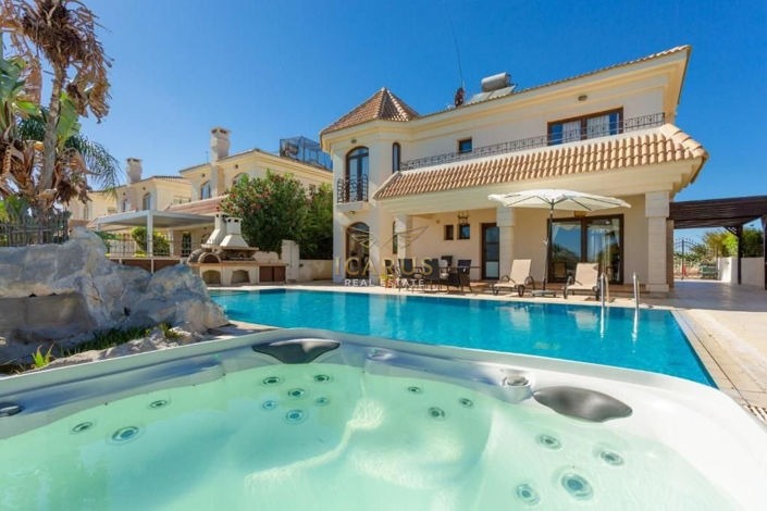 Image No.8-4 Bed House for sale