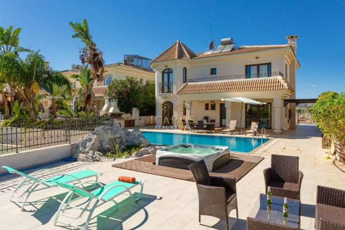 Image No.9-4 Bed House for sale