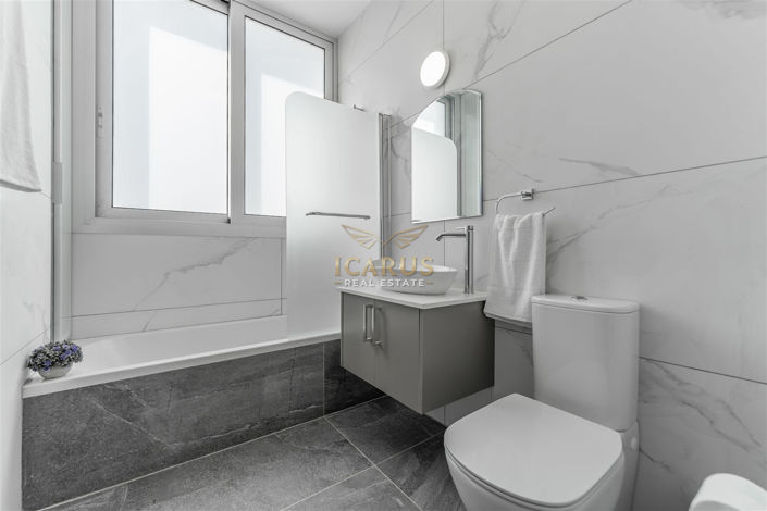 Image No.18-4 Bed House for sale