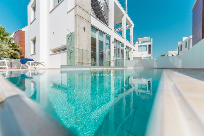 Image No.24-4 Bed House for sale