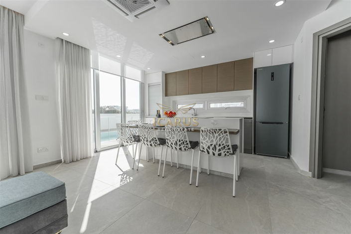 Image No.3-4 Bed House for sale