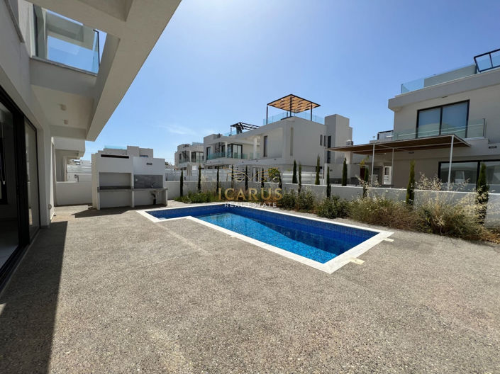 Image No.2-3 Bed House for sale