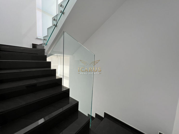 Image No.7-3 Bed House for sale