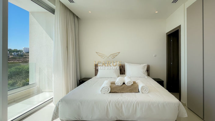 Image No.11-3 Bed House for sale