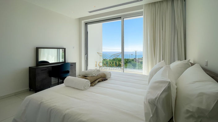 Image No.13-3 Bed House for sale