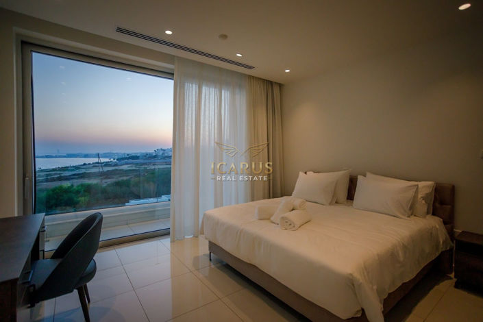 Image No.18-3 Bed House for sale