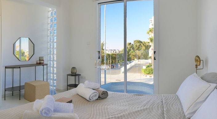 Image No.14-3 Bed House for sale