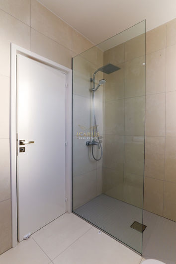 Image No.21-3 Bed House for sale