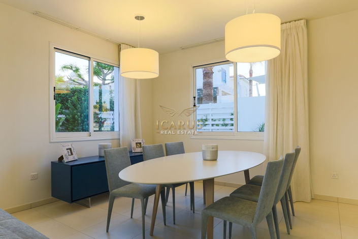 Image No.8-3 Bed House for sale