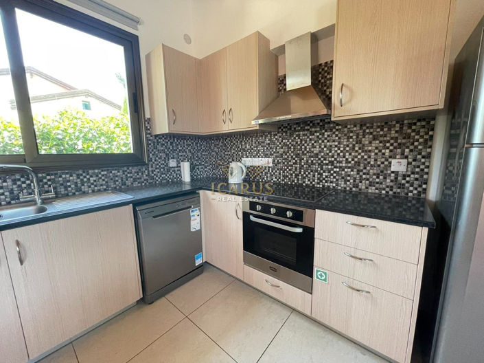 Image No.8-2 Bed House for sale