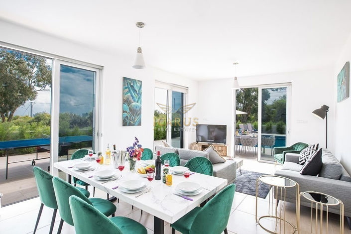 Image No.10-4 Bed House for sale