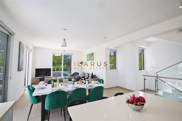 Image No.11-4 Bed House for sale