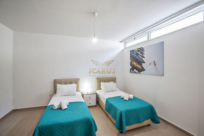 Image No.16-4 Bed House for sale