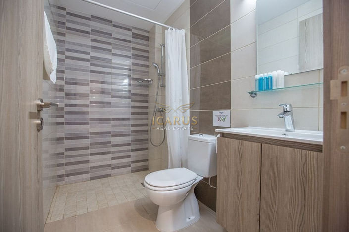 Image No.18-4 Bed House for sale