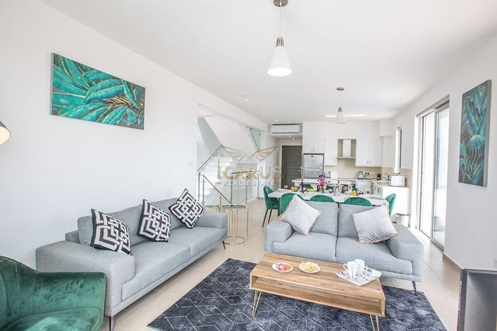 Image No.2-4 Bed House for sale