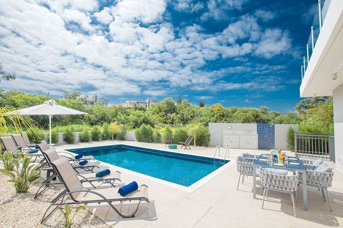 Image No.3-4 Bed House for sale