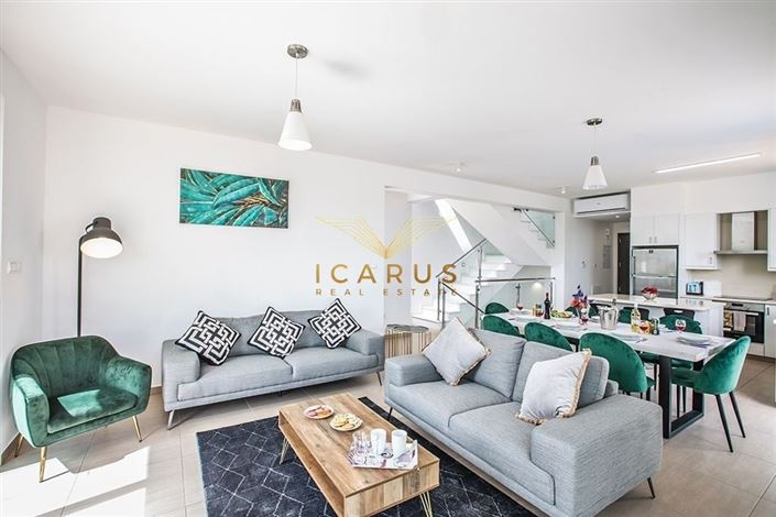 Image No.6-4 Bed House for sale