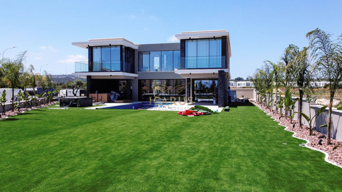 Image No.14-5 Bed House for sale