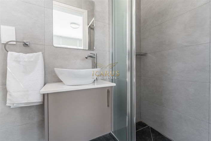 Image No.19-5 Bed House for sale